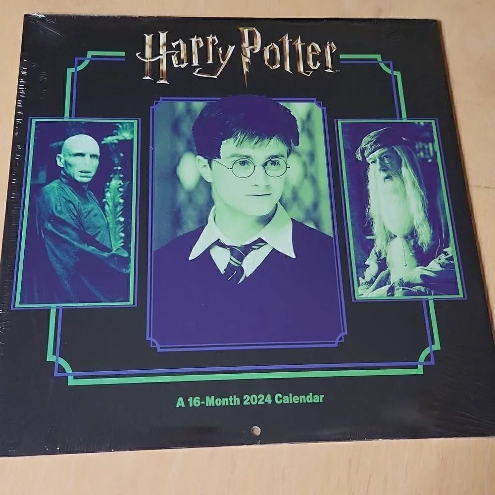 Harry Potter 16 month 2024 wall calendar